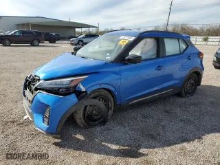 2024 Nissan Kicks SR with VIN 3N1CP5DV9RL562090, listed as a Copart auction lot 54278605 with 3,011 mi miles and Clean Title. Bid and sale history available at carsss.com. Image 1.