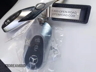 2024 Mercedes-Benz EQE 350 z VIN 4JGGM1CB6RA058722, wystawiony jako IAAI lot #42119327 z przebiegiem 5 503 mil mil oraz . Historia ofert i sprzedaży dostępna na DreamBid. Obrazek 11.