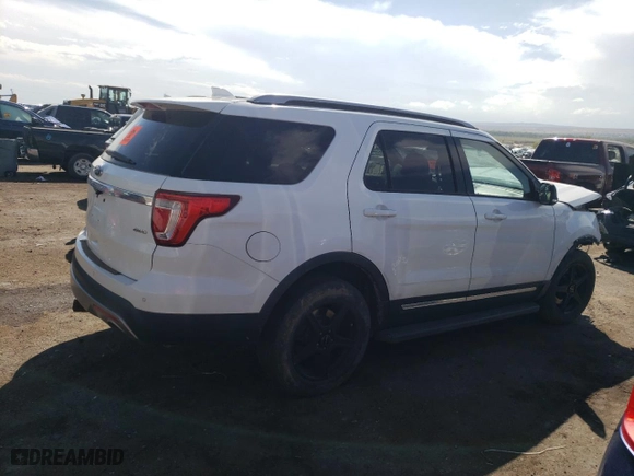 2016 Ford Explorer XLT with VIN 1FM5K8D84GGA98137, listed as a Copart auction lot 71308514 with 151,441 mi miles and Salvage Title. Bid and sale history available at carsss.com. Image 3.
