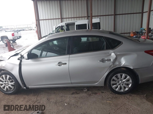 2017 Nissan Sentra SR z VIN 3N1AB7AP6HY377505, wystawiony jako IAAI lot #42164151 z przebiegiem 48 053 mil mil oraz . Historia ofert i sprzedaży dostępna na DreamBid. Obrazek 14.