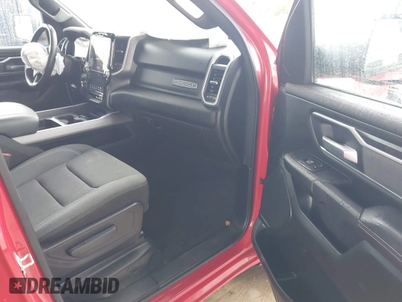 2022 Ram 1500 Big Horn z VIN 1C6RRFBG7NN220702, wystawiony jako IAAI lot #42244874 z przebiegiem 39 799 mil mil oraz . Historia ofert i sprzedaży dostępna na DreamBid. Obrazek 5.