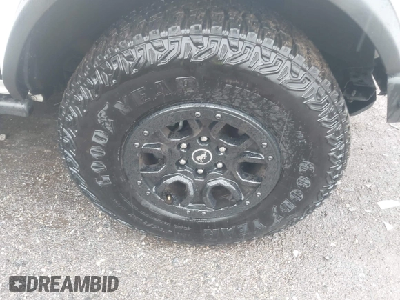 2023 Ford Bronco с VIN 1FMEE5DP6PLB75580, выставлен на аукционе IAAI как лот 42616341 с пробегом 23 098 миль миль и . История ставок и продаж доступна на DreamBid. Изображение 12.