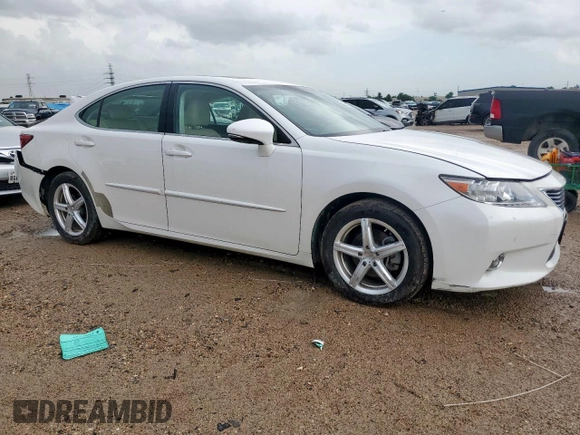 2014 Lexus ES 330 with VIN JTHBK1GG5E2113674, listed as a Copart auction lot 60800705 with 125,456 mi miles and Salvage title. Bid and sale history available at DreamBid. Image 4.