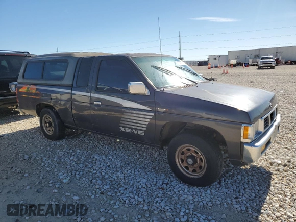 1995 Nissan Frontier XE z VIN 1N6HD16S6SC450675, wystawiony jako Copart lot #88047365 z przebiegiem 193 820 mil mil oraz Czysty tytuł • Clean title. Historia ofert i sprzedaży dostępna na DreamBid. Obrazek 4.