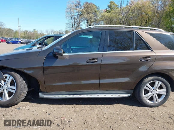 2014 Mercedes-Benz M 350 with VIN 4JGDA5HB3EA269415, listed as a IAAI auction lot 42118165 with 73,149 mi miles and . Bid and sale history available at DreamBid. Image 14.