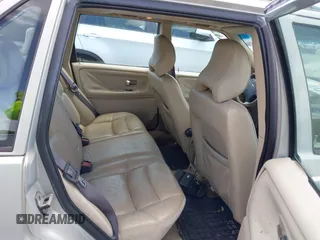 2000 Volvo S70 с VIN YV1LS56D5Y2661189, выставлен на аукционе IAAI как лот 42362551 с пробегом 197 541 миль миль и . История ставок и продаж доступна на DreamBid. Изображение 8.