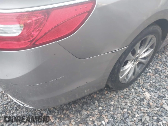 2013 Hyundai Azera z VIN KMHFG4JG7DA199553, wystawiony jako IAAI lot #42218944 z przebiegiem 131 959 mil mil oraz . Historia ofert i sprzedaży dostępna na DreamBid. Obrazek 12.