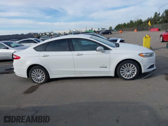 2014 Ford Fusion SE Hybrid with VIN 3FA6P0LU0ER114341, listed as a IAAI auction lot 41578347 with 191,527 mi miles. Bid and sale history available at carsss.com. Image 13.