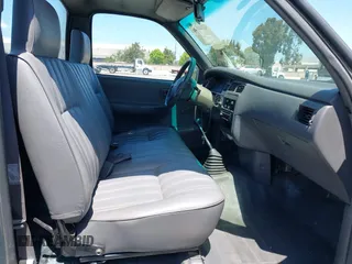 1996 Toyota T100 z VIN JT4JM11D2T0010937, wystawiony jako IAAI lot #42344646 z przebiegiem 332 400 mil mil oraz . Historia ofert i sprzedaży dostępna na DreamBid. Obrazek 5.