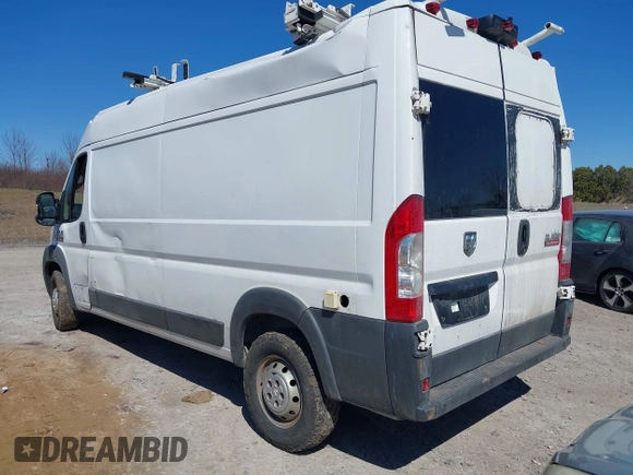 2018 Ram ProMaster Cargo z VIN 3C6TRVDG9JE148879, wystawiony jako IAAI lot #41803582 z przebiegiem 235 110 mil mil oraz . Historia ofert i sprzedaży dostępna na DreamBid. Obrazek 3.