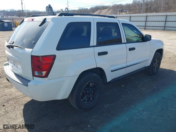 2006 Jeep Grand Cherokee Laredo with VIN 1J4GR48K56C294546, listed as a IAAI auction lot 41672848 with 193,993 mi miles. Bid and sale history available at carsss.com. Image 4.
