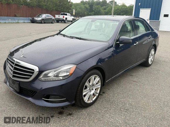 2014 Mercedes-Benz E 350 Luxury with VIN WDDHF8JB3EA885821, listed as a Copart auction lot 60853215 with 163,195 mi miles and Clean title. Bid and sale history available at DreamBid. Image 2.