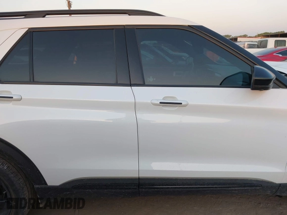 2023 Ford Explorer ST-Line with VIN 1FMSK7KH0PGA48562, listed as a IAAI auction lot 40530822 with 30,962 mi miles. Bid and sale history available at carsss.com. Image 13.