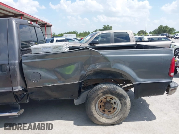 2004 Ford F-350 with VIN 1FTSW30P34EB82548, listed as a IAAI auction lot 42563477 with 186,941 mi miles and . Bid and sale history available at DreamBid. Image 6.