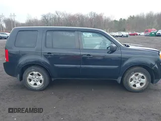 2015 Honda Pilot LX with VIN 5FNYF4H23FB047662, listed as a IAAI auction lot 41952933 with 227,892 mi miles and . Bid and sale history available at carsss.com. Image 13.