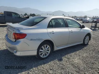 2010 Toyota Corolla z VIN 1NXBU4EE2AZ380585, wystawiony jako Copart lot #57024125 z przebiegiem 175 334 mil mil oraz Szkoda całkowita • Salvage title. Historia ofert i sprzedaży dostępna na DreamBid. Obrazek 3.