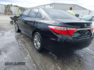 2015 Toyota Camry XLE with VIN 4T1BF1FK9FU114582, listed as a IAAI auction lot 41801187 with 165,199 mi miles. Bid and sale history available at carsss.com. Image 3.