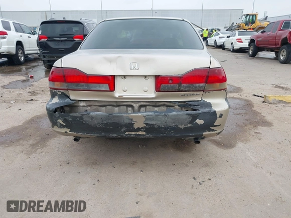 2001 Honda Accord EX z VIN 1HGCG165X1A077702, wystawiony jako IAAI lot #41770556 z przebiegiem 149 516 mil mil oraz . Historia ofert i sprzedaży dostępna na DreamBid. Obrazek 16.