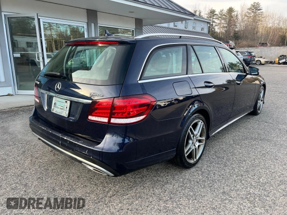 2014 Mercedes-Benz E 350 Luxury with VIN WDDHH8JBXEB010420, listed as a Copart auction lot 88499075 with 184,031 mi miles and Clean Title. Bid and sale history available at DreamBid. Image 4.