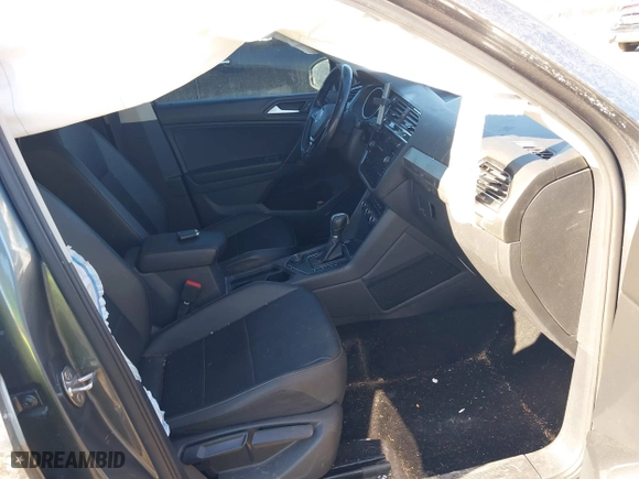 2019 Volkswagen Tiguan SE with VIN 3VV2B7AX4KM013634, listed as a IAAI auction lot 41429236 with 133,492 mi miles. Bid and sale history available at carsss.com. Image 5.