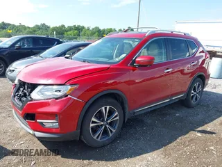 2017 Nissan Rogue SL z VIN 5N1AT2MV4HC778305, wystawiony jako IAAI lot #42380176 z przebiegiem 139 778 mil mil oraz . Historia ofert i sprzedaży dostępna na DreamBid. Obrazek 2.