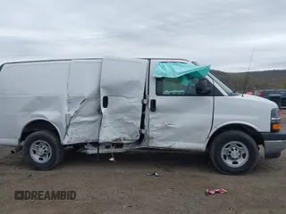 2018 Chevrolet Express Cargo with VIN 1GCWGAFPXJ1290498, listed as a IAAI auction lot 42047738 with 61,466 mi miles and . Bid and sale history available at DreamBid. Image 6.