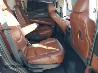 2017 Cadillac Escalade Premium Luxury z VIN 1GYS4CKJ5HR293450, wystawiony jako IAAI lot #41951478 z przebiegiem 51 882 mil mil oraz . Historia ofert i sprzedaży dostępna na DreamBid. Obrazek 8.