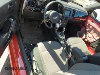 2019 Volkswagen Beetle S с VIN 3VWFD7AT6KM710758, выставлен на аукционе Copart как лот 69589594 с пробегом 94 316 миль миль и Списание • Salvage title. История ставок и продаж доступна на DreamBid. Изображение 8.