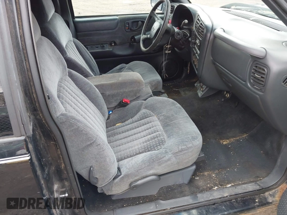 2001 Chevrolet S-10 LS with VIN 1GCCS19W818112858, listed as a IAAI auction lot 41955250 with 185,516 mi miles and . Bid and sale history available at DreamBid. Image 5.