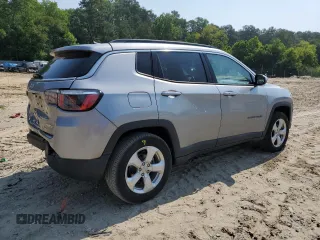 2019 Jeep Compass Latitude with VIN 3C4NJDBB3KT847058, listed as a Copart auction lot 60698065 with 90,687 mi miles and Salvage title. Bid and sale history available at DreamBid. Image 3.