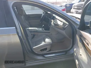 2009 BMW 7 Series 750i с VIN WBAKA83599CY35258, выставлен на аукционе IAAI как лот 42003363 с пробегом Не указан миль и . История ставок и продаж доступна на DreamBid. Изображение 5.