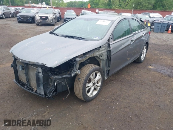 2011 Hyundai Sonata Limited z VIN 5NPEC4AC7BH304445, wystawiony jako IAAI lot #42240429 z przebiegiem 126 657 mil mil oraz . Historia ofert i sprzedaży dostępna na DreamBid. Obrazek 6.