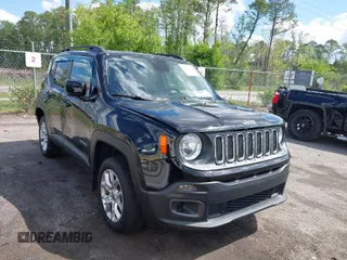 2017 Jeep Renegade Latitude with VIN ZACCJBBB4HPE90100, listed as a IAAI auction lot 41998252 with 84,443 mi miles. Bid and sale history available at carsss.com. Image 1.