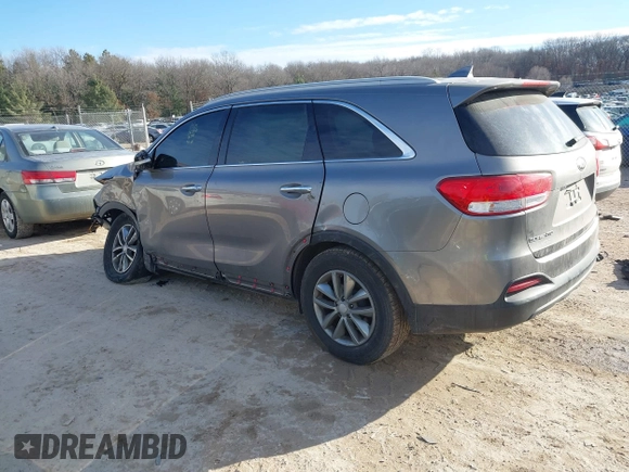 2016 Kia Sorento LX with VIN 5XYPGDA31GG002581, listed as a IAAI auction lot 41366057 with 170,671 mi miles. Bid and sale history available at carsss.com. Image 3.