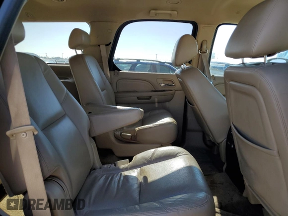 2010 Cadillac Escalade z VIN 1GYUCAEF6AR137334, wystawiony jako Copart lot #87474464 z przebiegiem 247 190 mil mil oraz Czysty tytuł • Clean title. Historia ofert i sprzedaży dostępna na DreamBid. Obrazek 11.