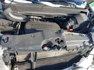 2015 Honda Pilot SE with VIN 5FNYF4H33FB064910, listed as a IAAI auction lot 41357315 with 115,879 mi miles and . Bid and sale history available at DreamBid. Image 10.