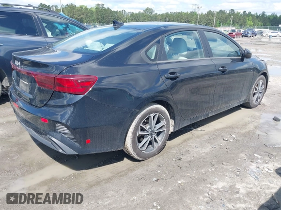 2022 Kia Forte LXS z VIN 3KPF24AD8NE419189, wystawiony jako IAAI lot #41983931 z przebiegiem 120 000 mil mil oraz . Historia ofert i sprzedaży dostępna na DreamBid. Obrazek 4.