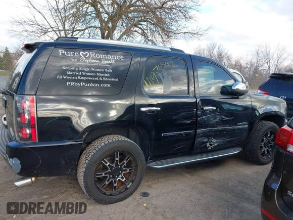 2012 GMC Yukon Denali with VIN 1GKS2EEF8CR320121, listed as a IAAI auction lot 41976562 with 157,050 mi miles. Bid and sale history available at carsss.com. Image 13.