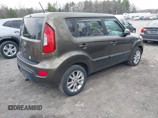 2013 Kia Soul ! with VIN KNDJT2A63D7496113, listed as a IAAI auction lot 42117479 with 53,805 mi miles. Bid and sale history available at carsss.com. Image 4.