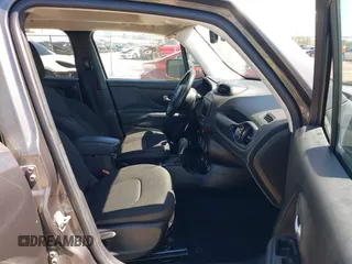 2016 Jeep Renegade Latitude with VIN ZACCJBBT0GPE12727, listed as a IAAI auction lot 41722294 with 114,561 mi miles and . Bid and sale history available at DreamBid. Image 5.