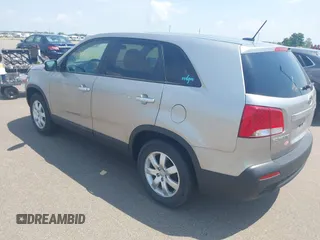 2013 Kia Sorento LX with VIN 5XYKTCA62DG422033, listed as a IAAI auction lot 42420920 with 88,708 mi miles and . Bid and sale history available at DreamBid. Image 3.