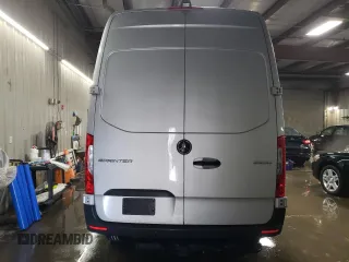 2024 Mercedes-Benz Sprinter with VIN W1Y4NBHY5RT167874, listed as a Copart auction lot 45601285 with 17,494 mi miles and Salvage Title. Bid and sale history available at DreamBid. Image 6.
