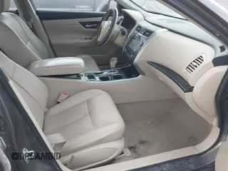 2014 Nissan Altima 2.5 with VIN 1N4AL3AP5EC164798, listed as a IAAI auction lot 41822821 with 176,554 mi miles. Bid and sale history available at carsss.com. Image 5.