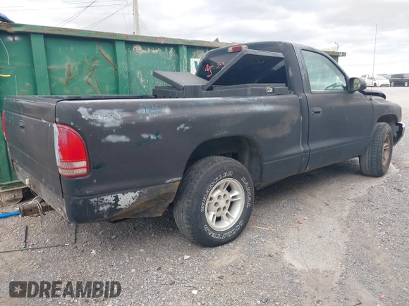 1998 Dodge Dakota SLT z VIN 1B7FL26X5WS635679, wystawiony jako IAAI lot #41688137 z przebiegiem 269 908 mil mil oraz . Historia ofert i sprzedaży dostępna na DreamBid. Obrazek 4.