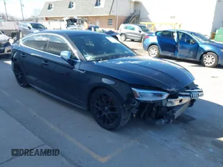 2019 Audi S5 Sportback Prestige z VIN WAUC4CF57KA001775, wystawiony jako IAAI lot #41866249 z przebiegiem 96 551 mil mil oraz . Historia ofert i sprzedaży dostępna na DreamBid. Obrazek 1.