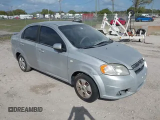 2007 Chevrolet Aveo LS z VIN KL1TD56687B084620, wystawiony jako IAAI lot #41719793 z przebiegiem 119 233 mil mil oraz . Historia ofert i sprzedaży dostępna na DreamBid. Obrazek 1.
