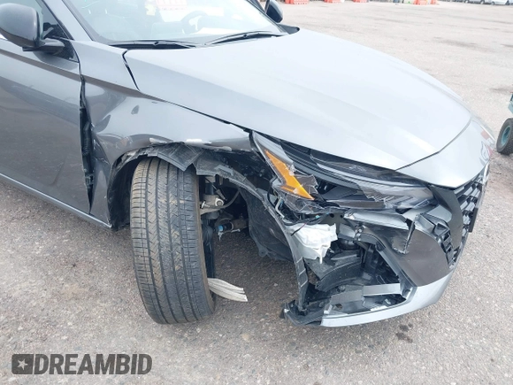 2025 Nissan Altima SR with VIN 1N4BL4CV1SN308742, listed as a IAAI auction lot 41808388 with Not Provided miles and . Bid and sale history available at DreamBid. Image 6.