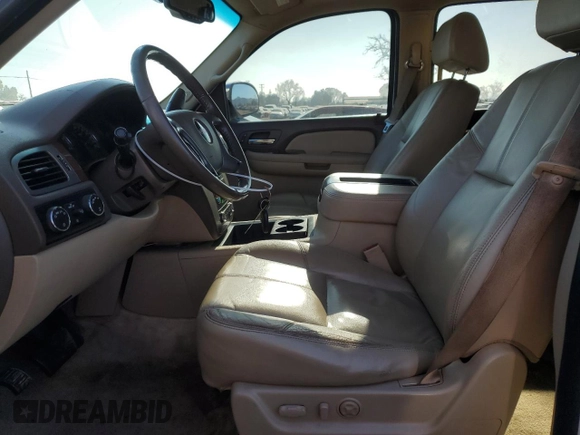 2008 GMC Yukon SLT 4SA z VIN 1GKFK13028J192313, wystawiony jako Copart lot #89207235 z przebiegiem 240 812 mil mil oraz Szkoda całkowita • Salvage title. Historia ofert i sprzedaży dostępna na DreamBid. Obrazek 7.