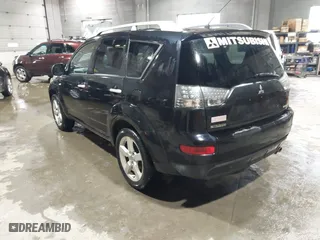 2008 Mitsubishi Outlander XLS with VIN JA4MT41XX8Z008202, listed as a IAAI auction lot 41680309 with 193,755 mi miles. Bid and sale history available at carsss.com. Image 3.