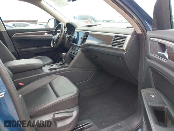 2019 Volkswagen Atlas SE with VIN 1V2WR2CA4KC577548, listed as a IAAI auction lot 41964877 with 74,361 mi miles and . Bid and sale history available at DreamBid. Image 5.
